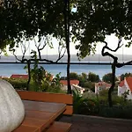 In Due With Sea View, Balcony, Air Conditioning, Wifi 4167-1 * Duće