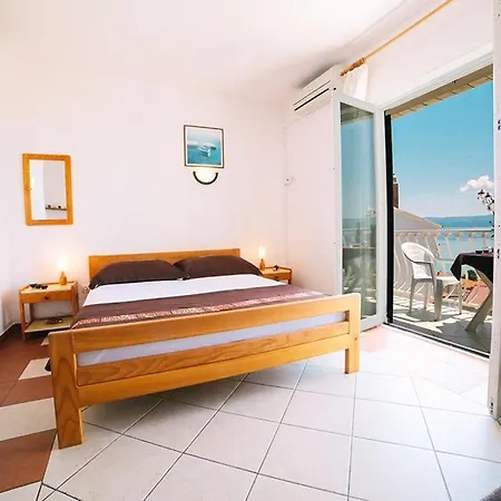 In Due With Sea View, Balcony, Air Conditioning, Wifi 4167-1 * Duće